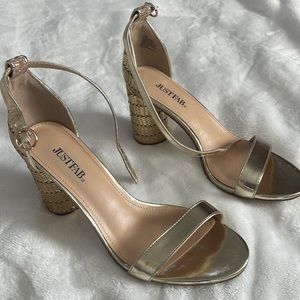 Beautiful gold shoes worn once